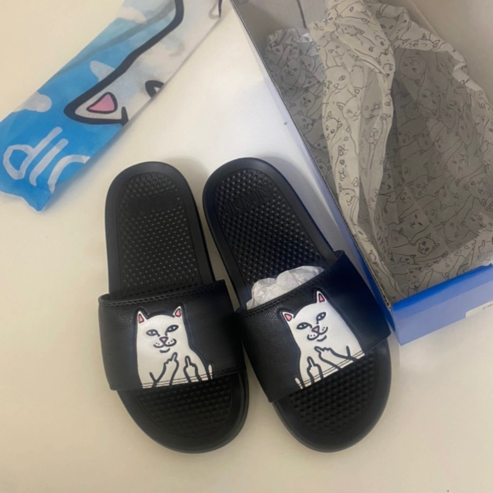 New -Size 5 women -